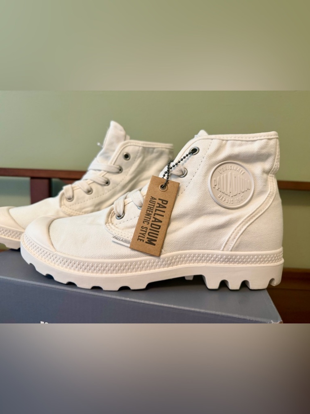 Palladium Women’s ' White Canvas Pampa Hi Boots